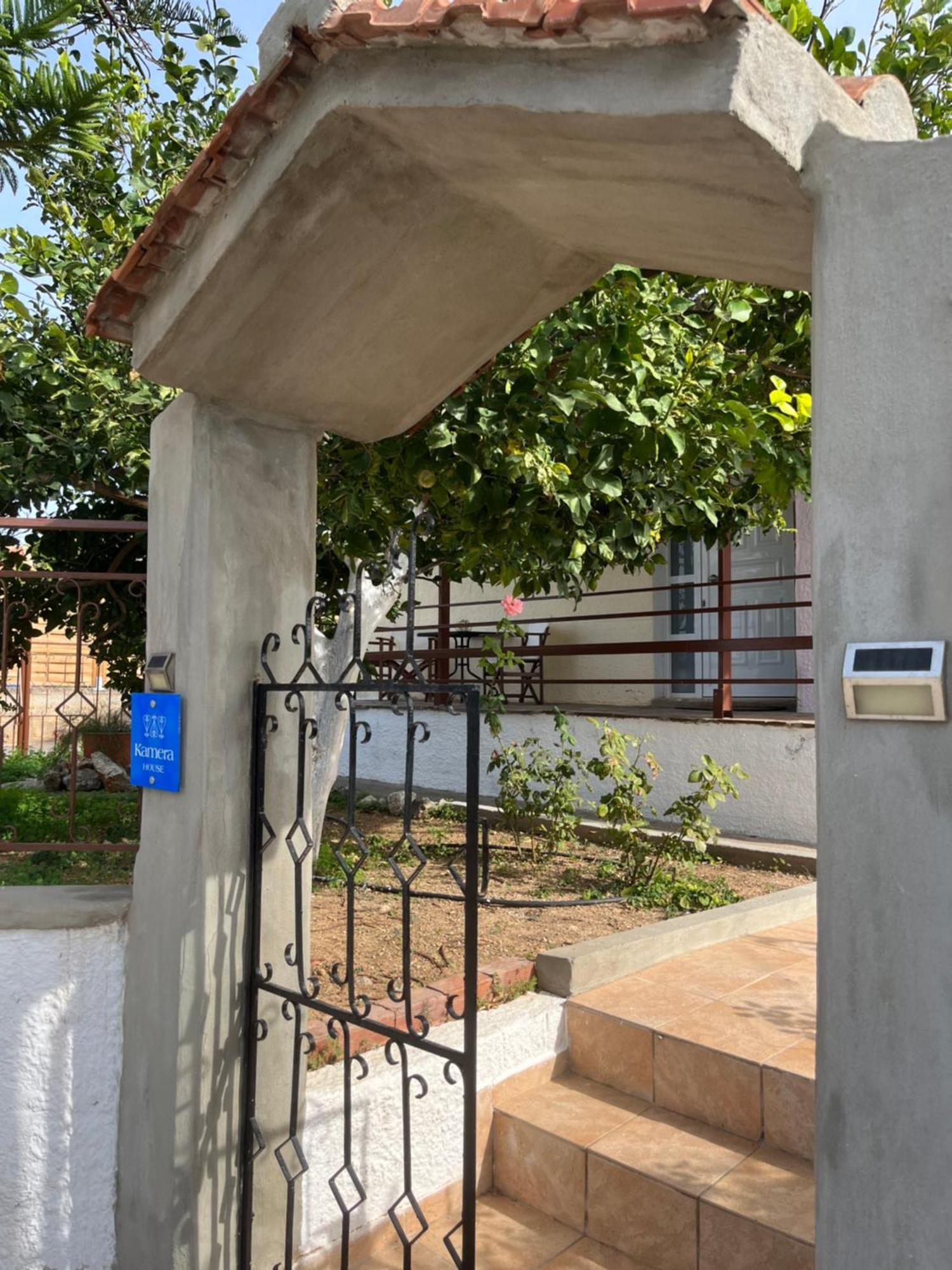 Kamera House *